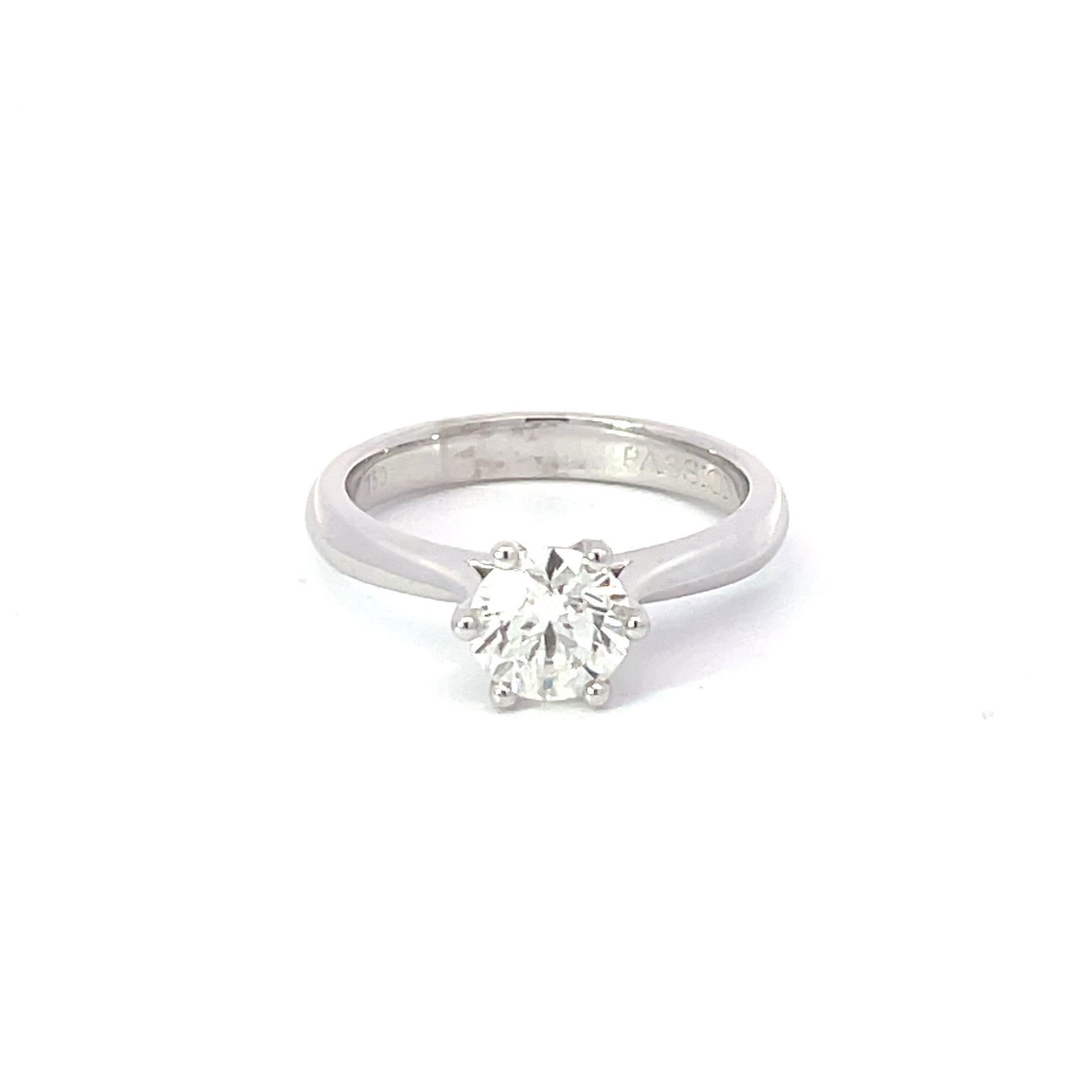 18ct White Gold Passion8 Round Brilliant Diamond Solitaire Ring