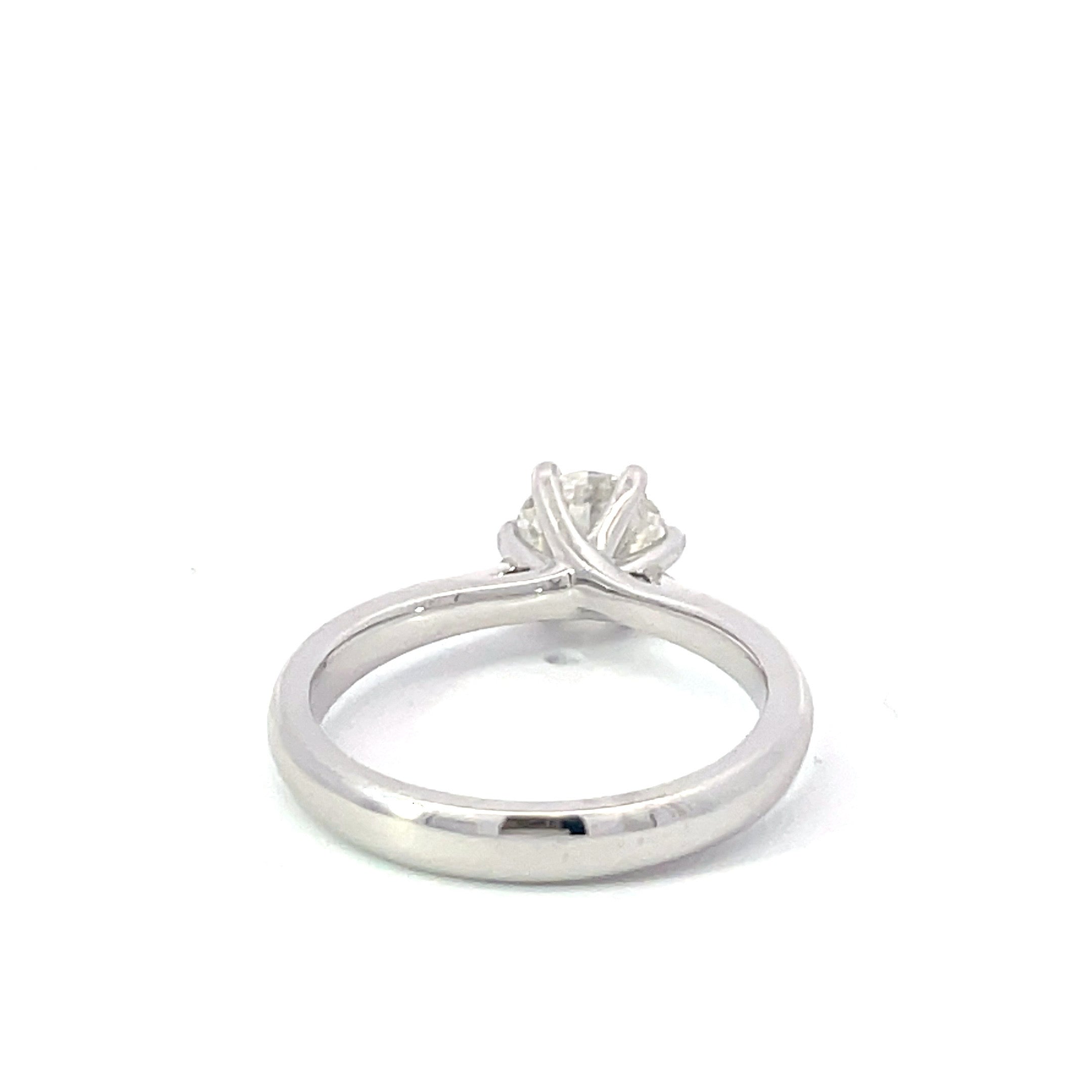 18ct White Gold Passion8 Round Brilliant Diamond Solitaire Ring
