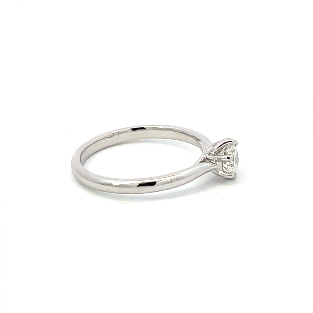 18ct White Gold Round Brilliant Diamond Solitaire Ring