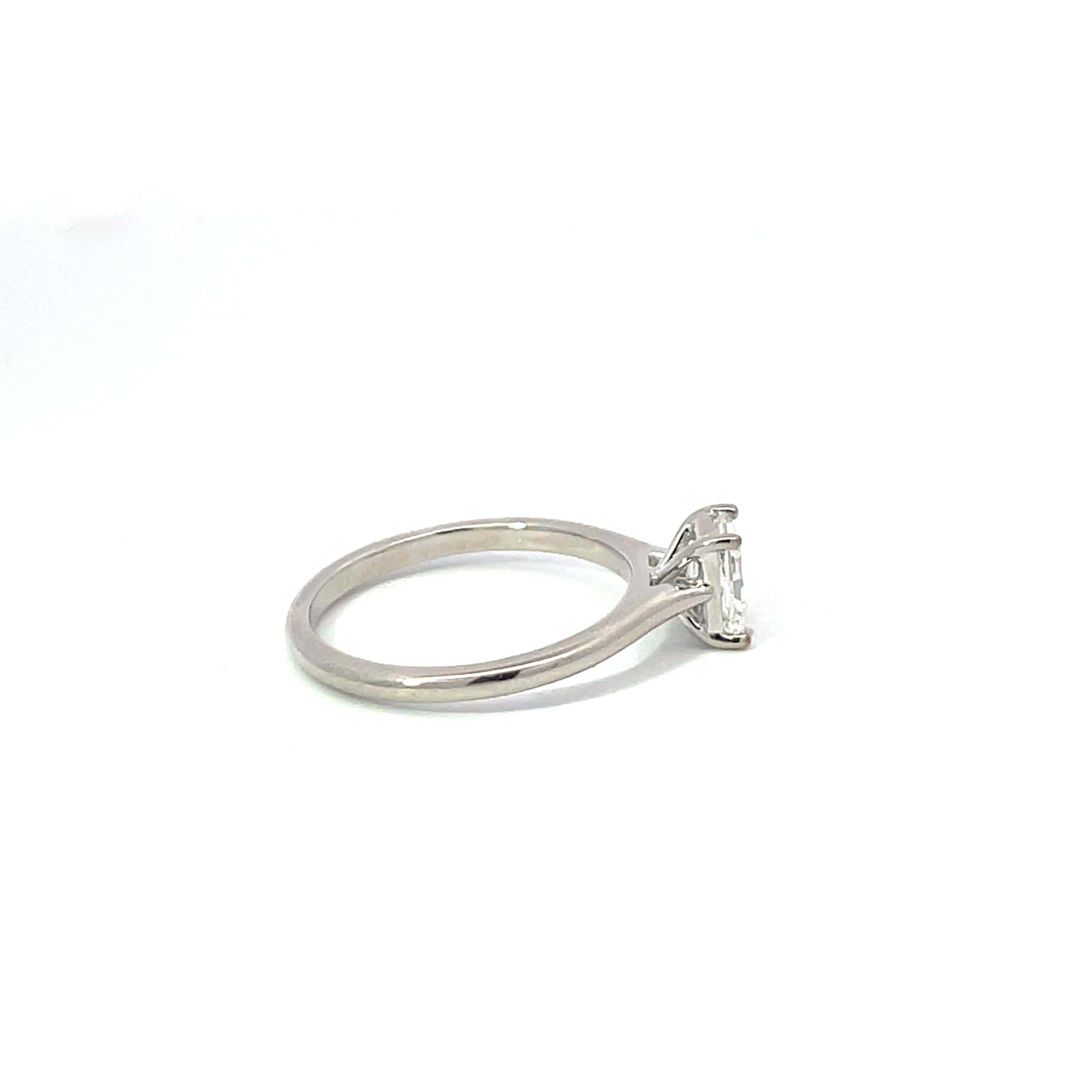 18ct White Gold Radiant Cut Diamond Ring