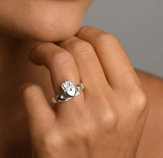 Vontreskow Sterling Silver Ring